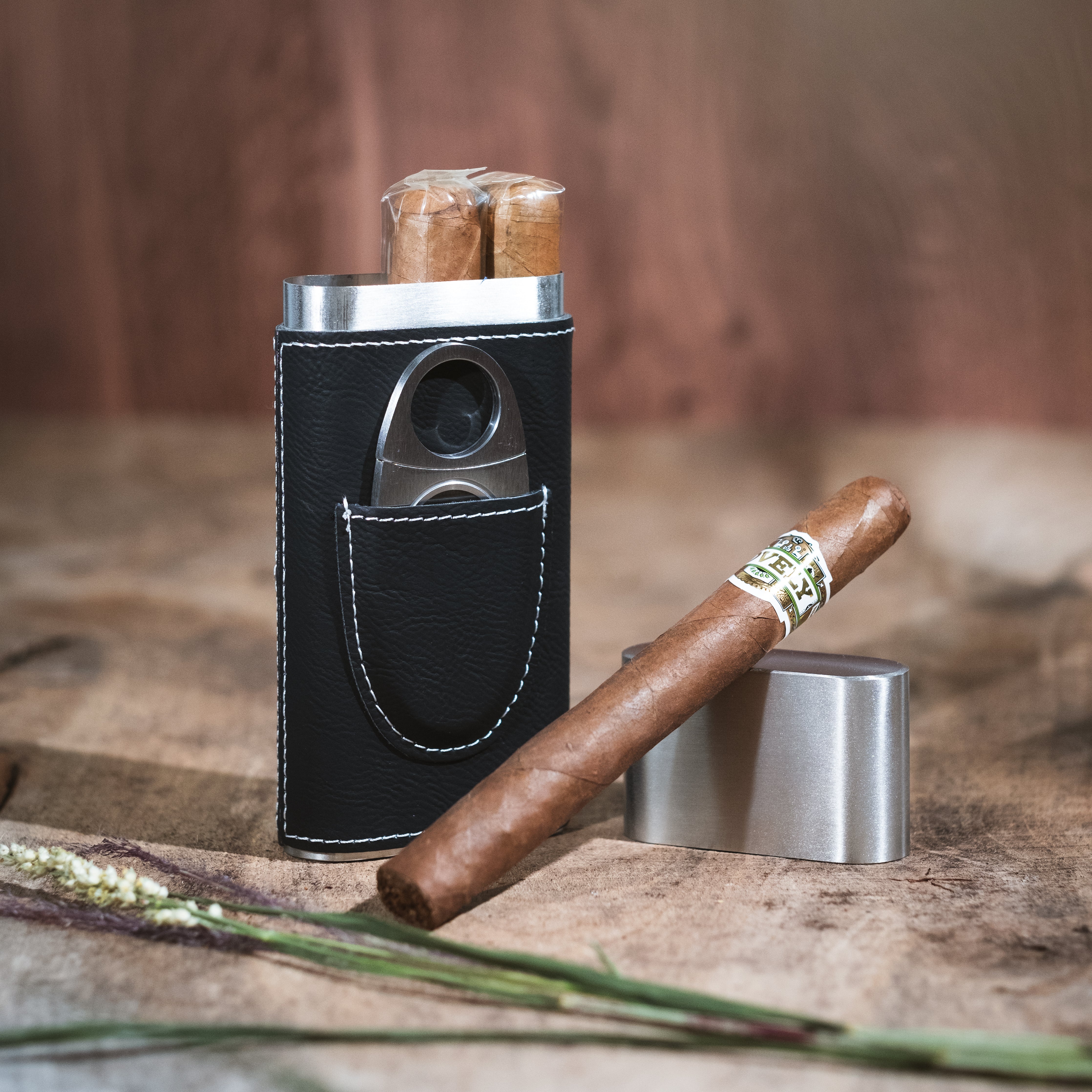 Black/Silver Cigar Case with Cutter