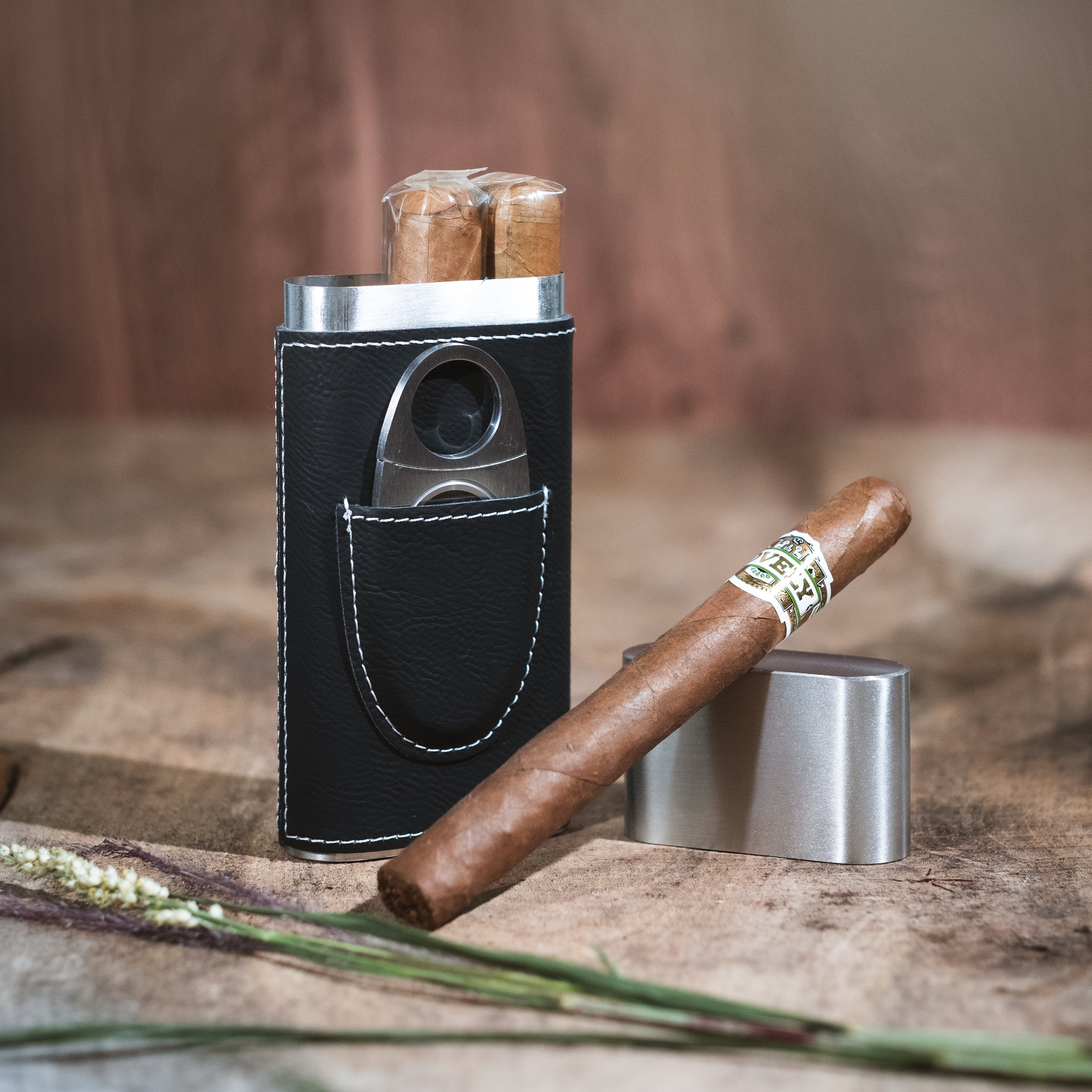 Black/Silver Cigar Case with Cutter