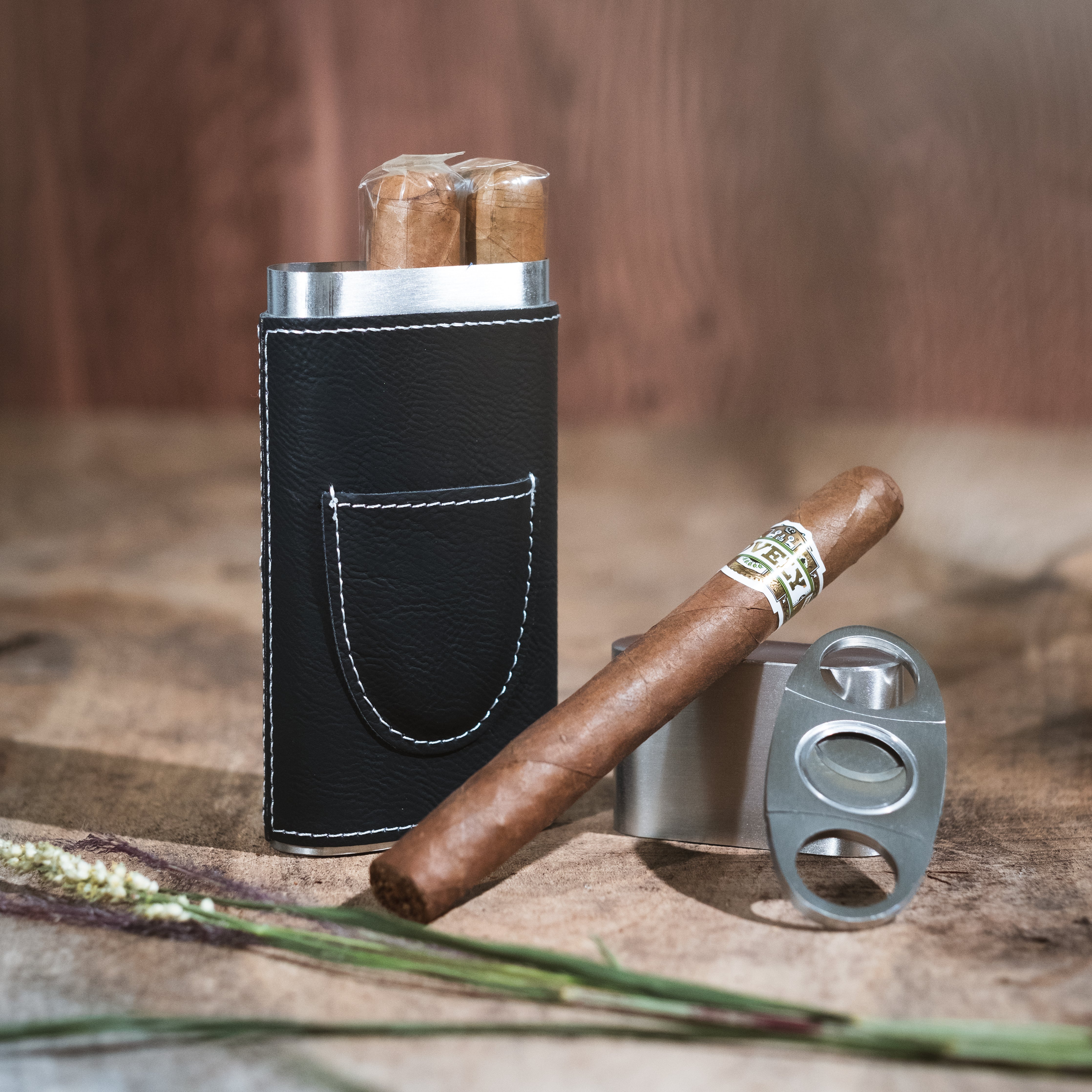 Black/Silver Cigar Case with Cutter