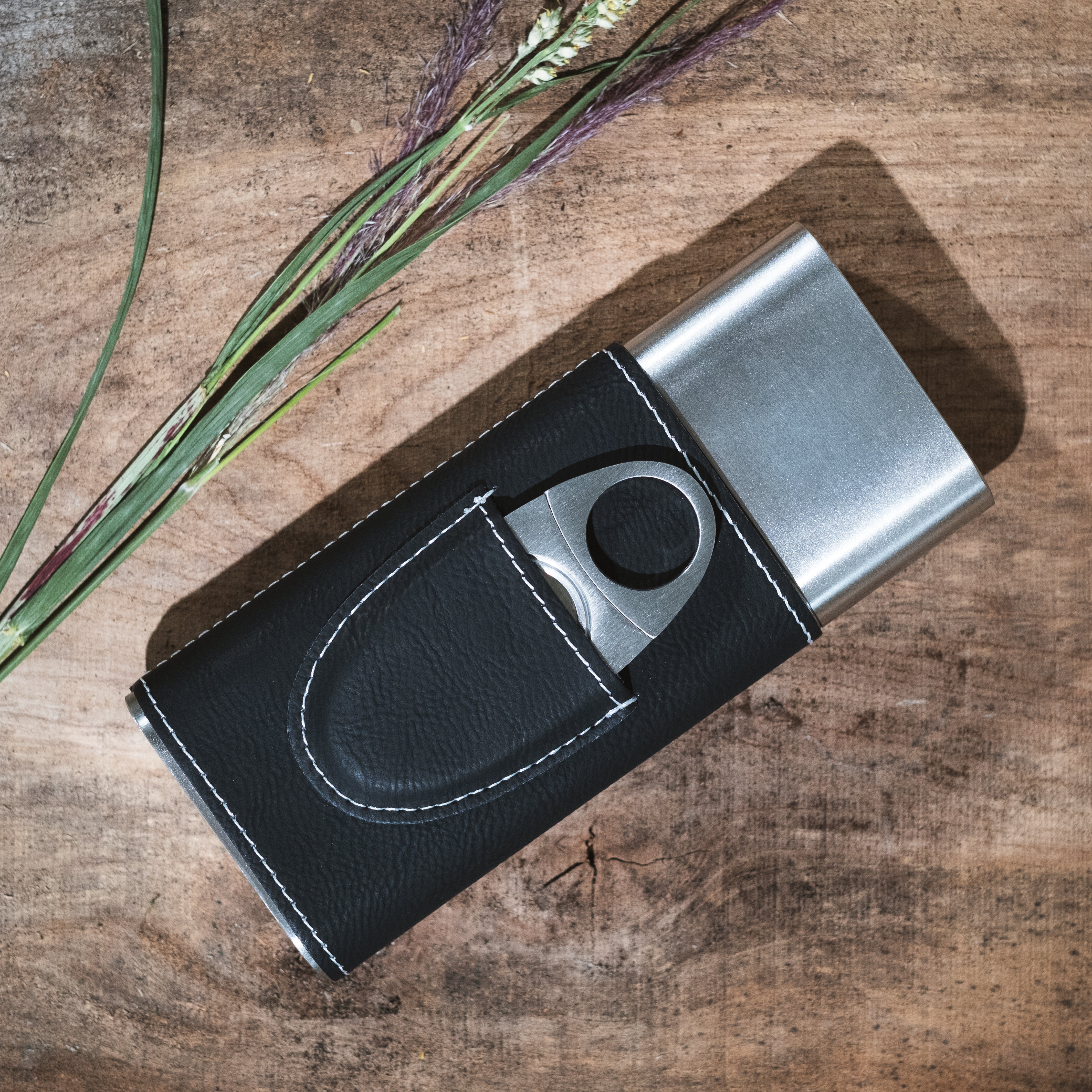 Black/Silver Cigar Case with Cutter