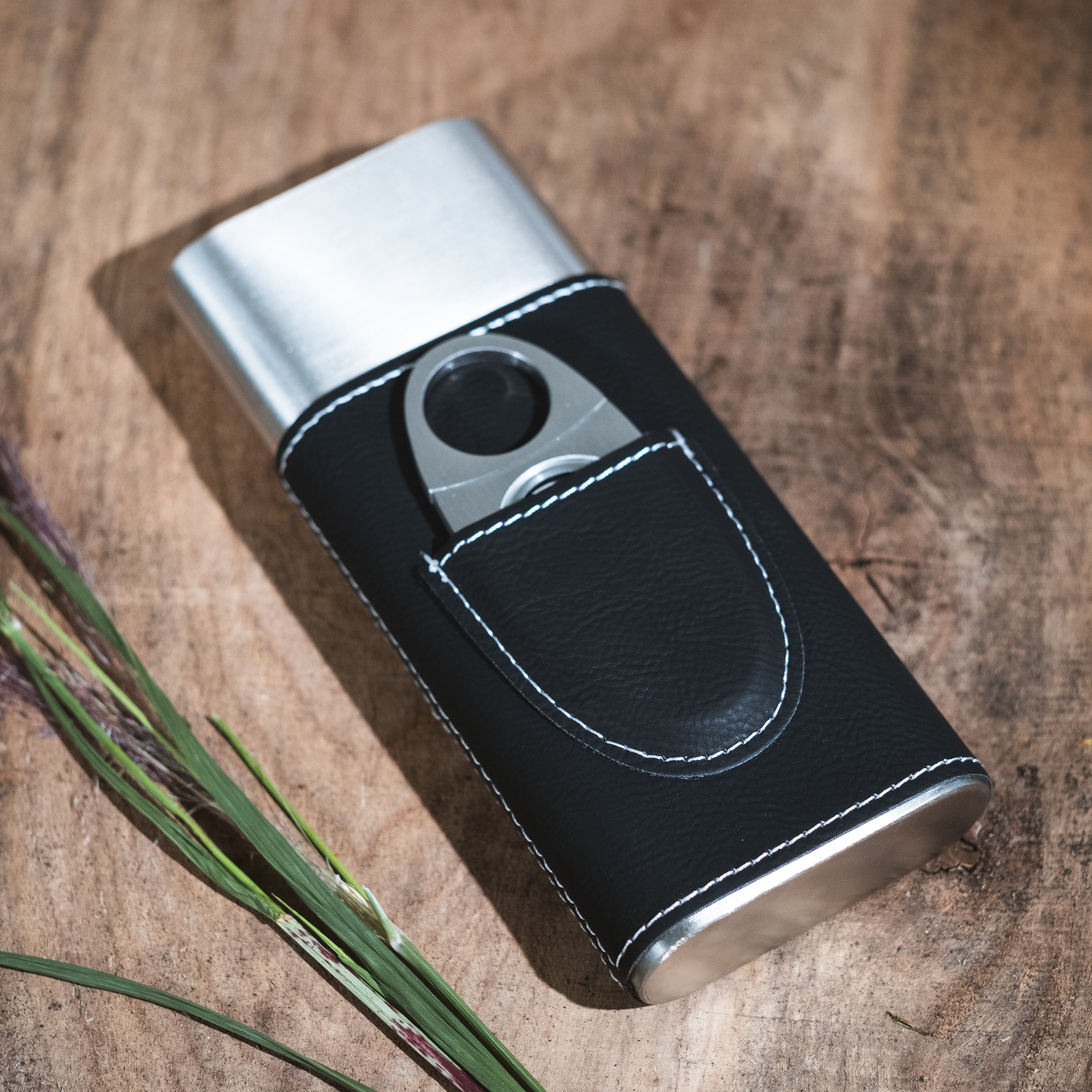 Black/Silver Cigar Case with Cutter