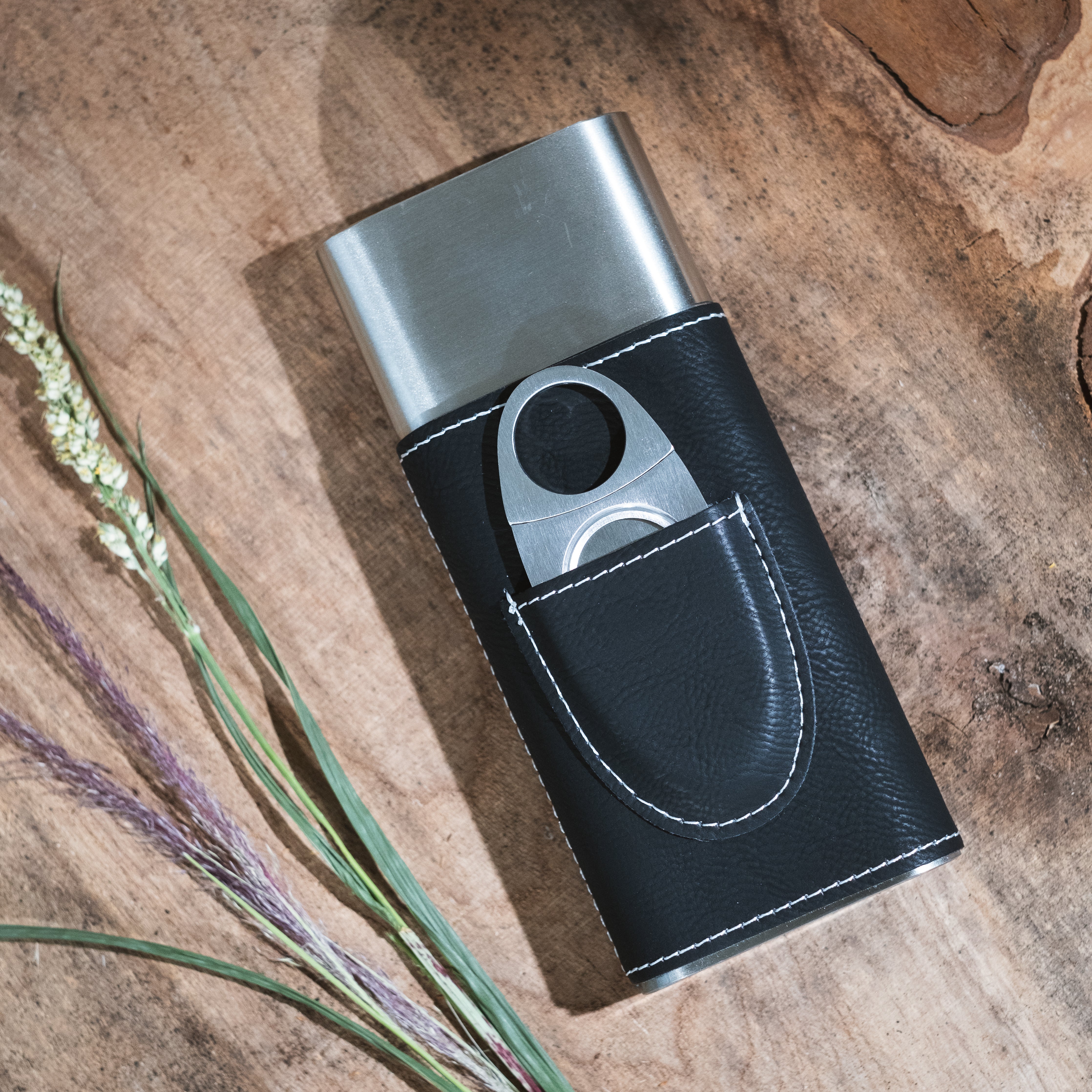 Black/Silver Cigar Case with Cutter