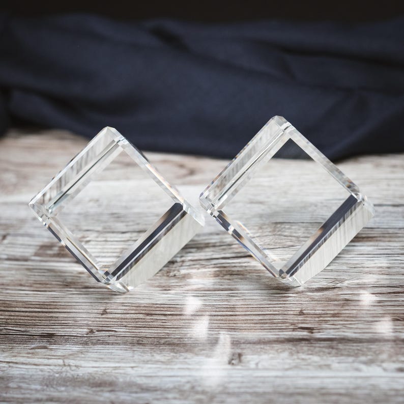 2 1/2" x 2 1/2" Crystal Cube