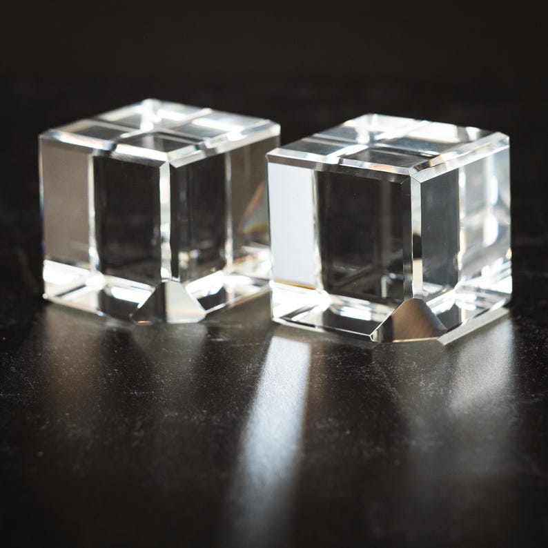 2 1/2" x 2 1/2" Crystal Cube